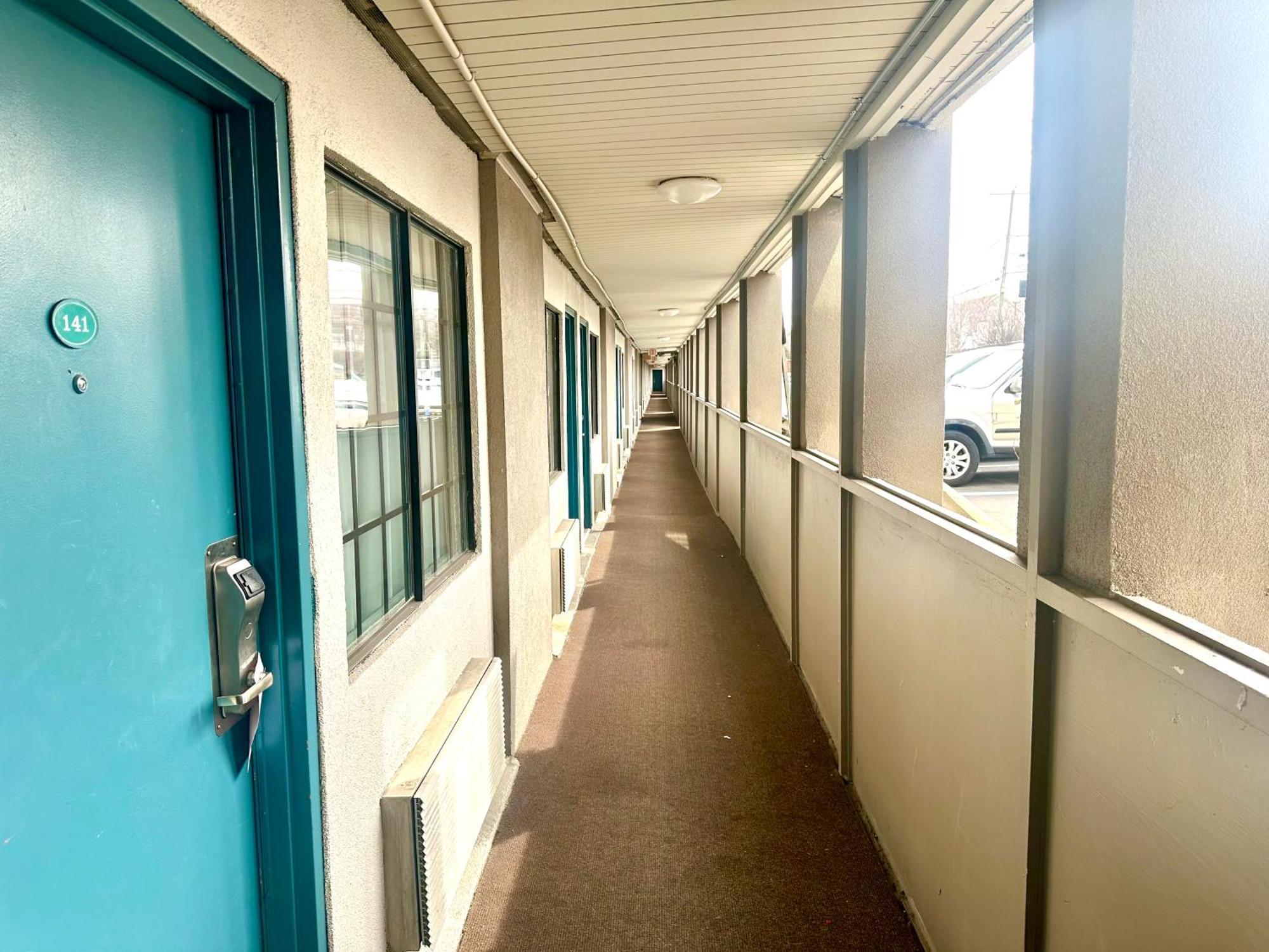 红地毯酒店 - 斯坦福德 外观 照片